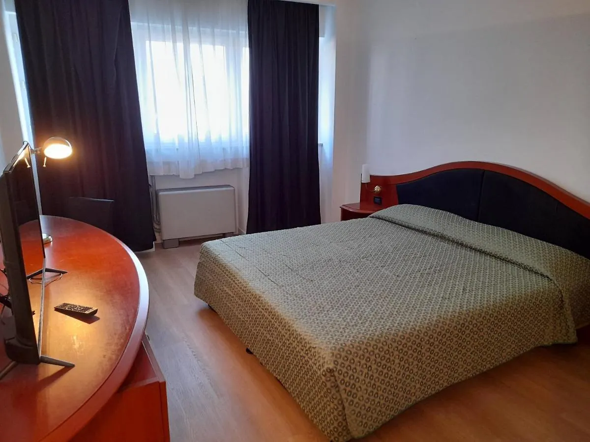Hotel Donizetti Lallio