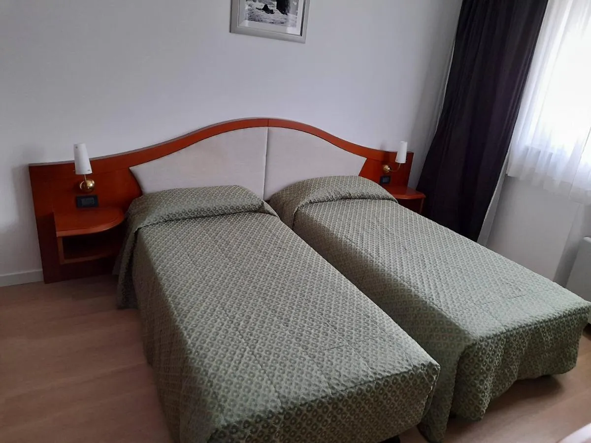 Hotel Donizetti Lallio